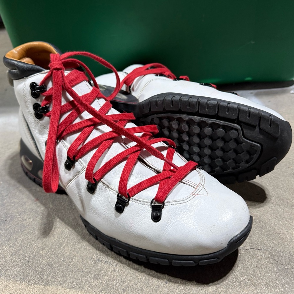 Cole Haan Nike Air Hiking Boots Lace To Toe White/Black Men’s Size: 10.5 C07046